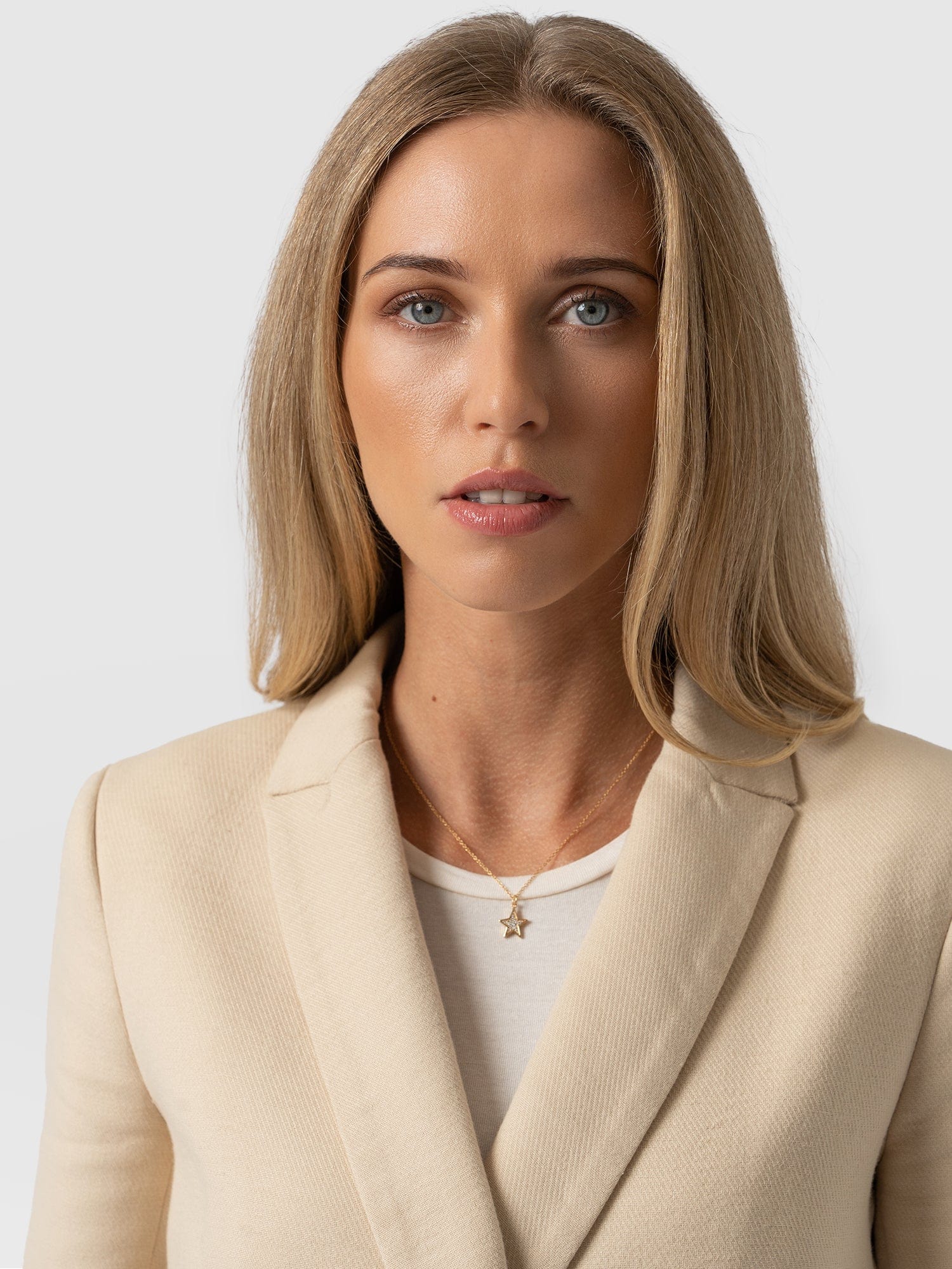Cambridge Blazer Beige - Women's Blazers | Saint + Sofia® EU